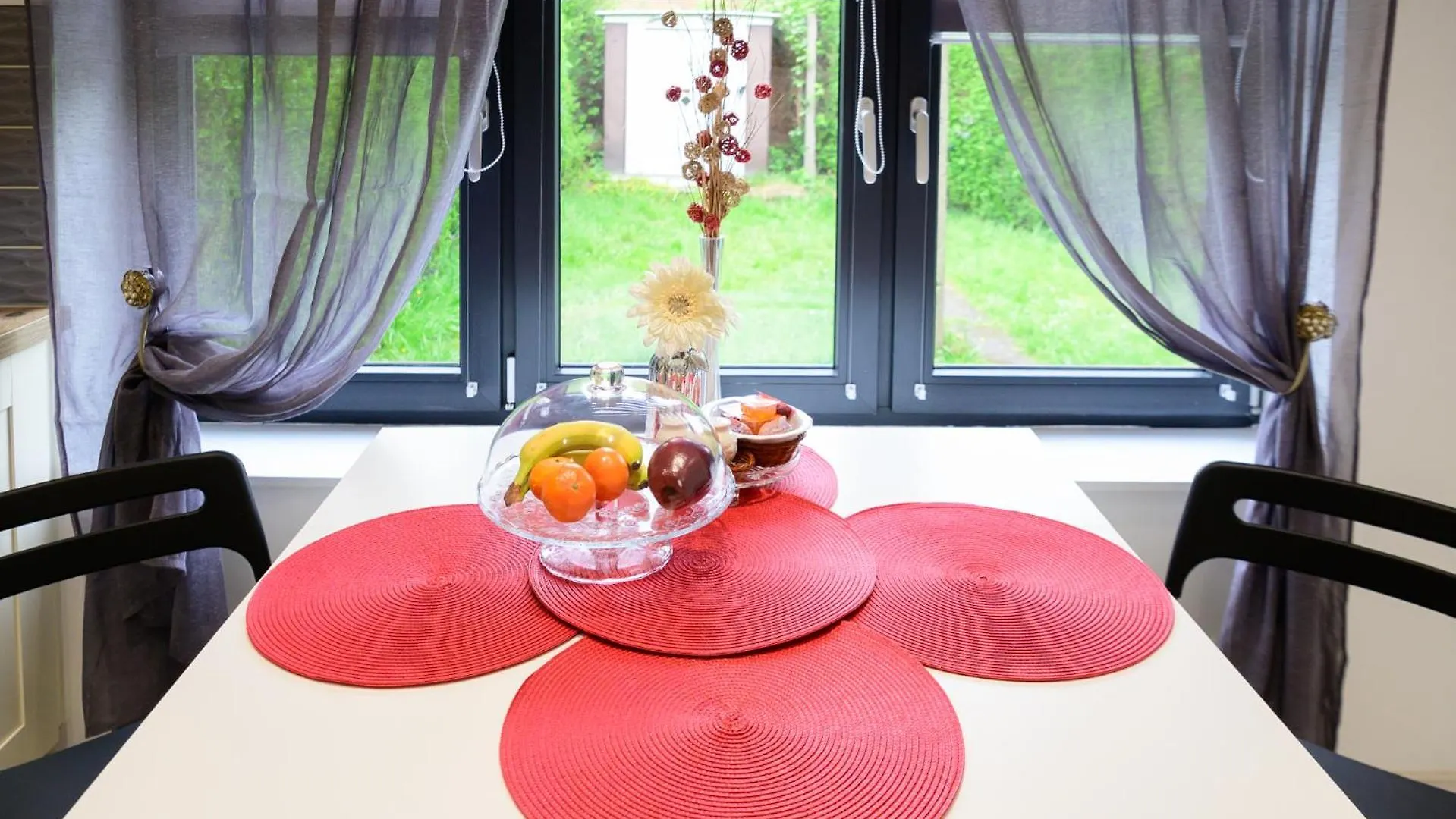 3Br,1 Bathroom,1 Shower,Cctv, Secure Free Parking,500Mb-Wi Fi,Netflix,Fully Equiped Kitchen,Perfect For Business Trip & Families Holiday Or Working Proffesionals-Long Term Just 5 Min From M1,10 Min To City Centre,Garden Furniture To Relaxing In The G Nottingham Reino Unido